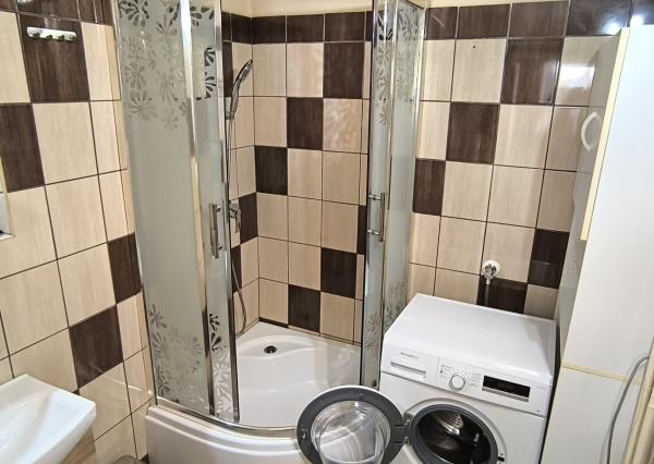 Ponúkame na prenájom 2 izbový byt v Komárne