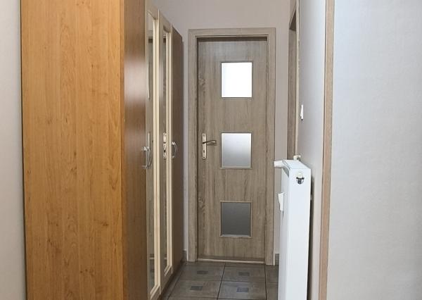 Ponúkame na prenájom 2 izbový byt v Komárne