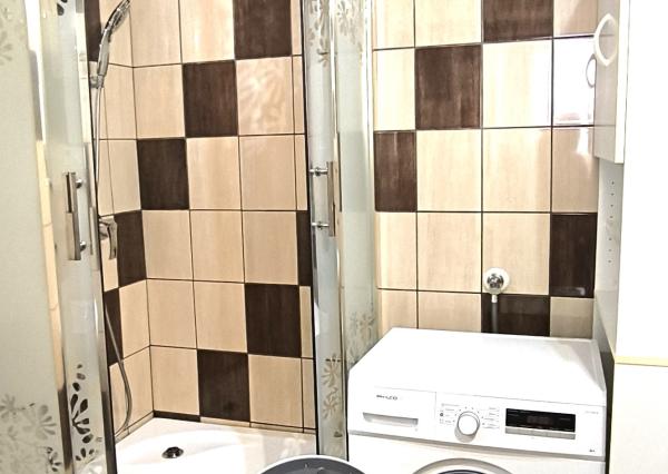 Ponúkame na prenájom 2 izbový byt v Komárne