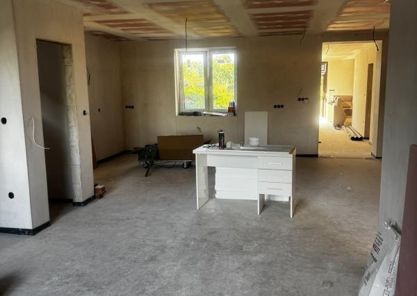 Ponúkame na predaj rodinný dom v Zemnom