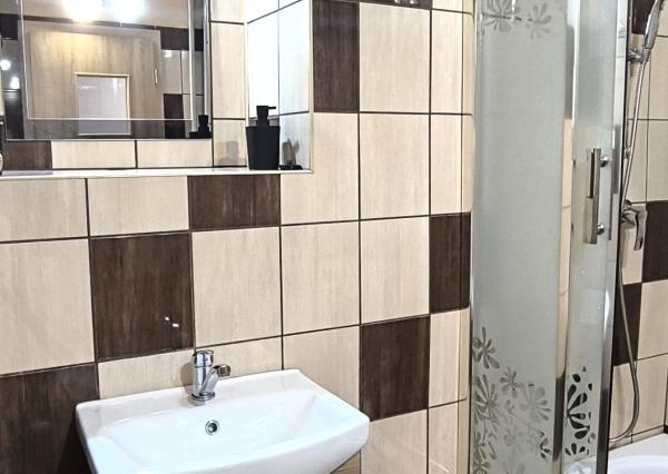 Ponúkame na prenájom 2 izbový byt v Komárne