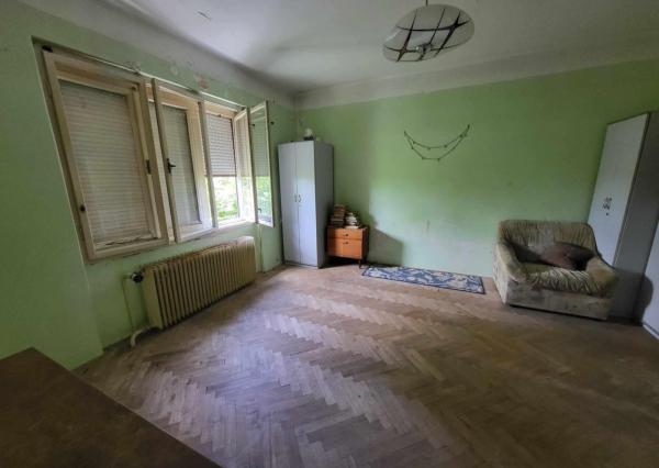 Ponúkame na predaj veľký rodinný dom v Balvanoch