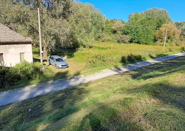 Ponúkame na predaj rodinný dom na Veľkom Ostrove s veľkým pozemkom