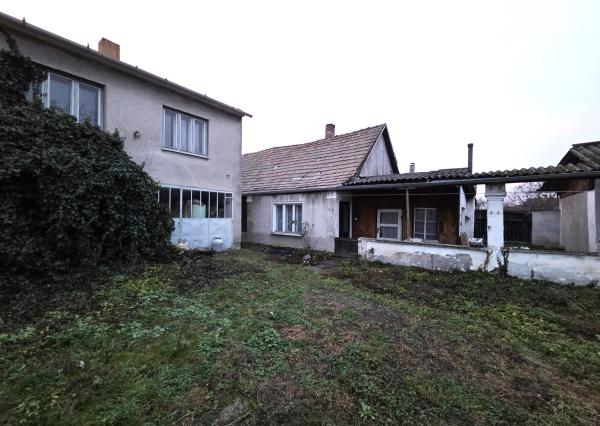 Z poverenia majiteľa ponúkame na predaj dom v Kolárove