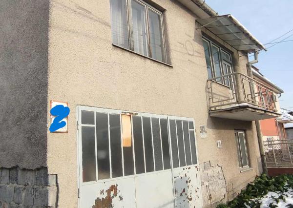 Z poverenia majiteľa ponúkame na predaj dom v Kolárove