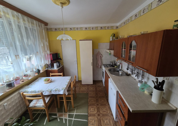 Ponúkame na predaj 2 izbový byt v centre mesta Kolárova