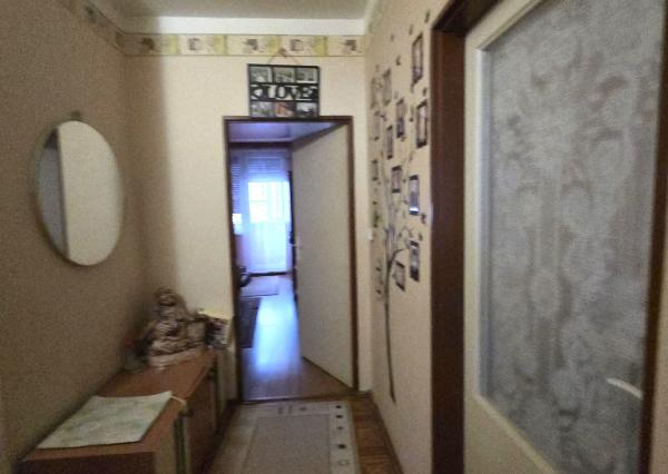 Ponúkame na predaj 2 izbový byt v centre mesta Kolárova