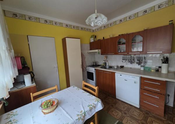 Ponúkame na predaj 2 izbový byt v centre mesta Kolárova