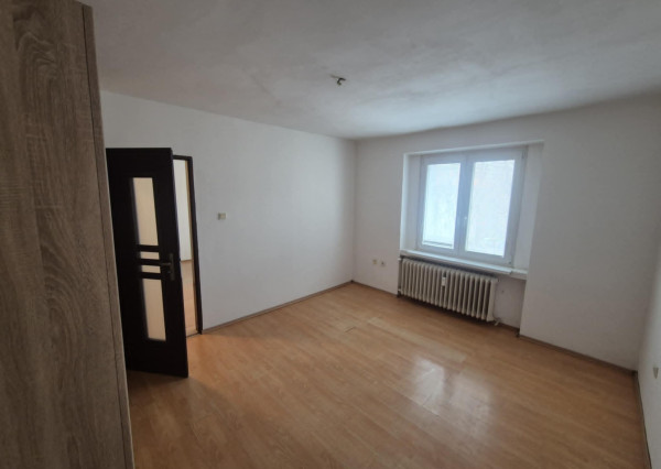 Na predaj ponúkame príjemný, kompletne zrekonštruovaný 2‑izbový byt na ulici Priateľstva.