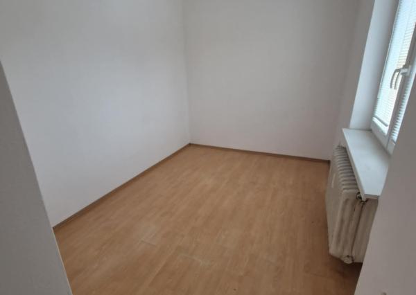 Na predaj ponúkame príjemný, kompletne zrekonštruovaný 2‑izbový byt na ulici Priateľstva.