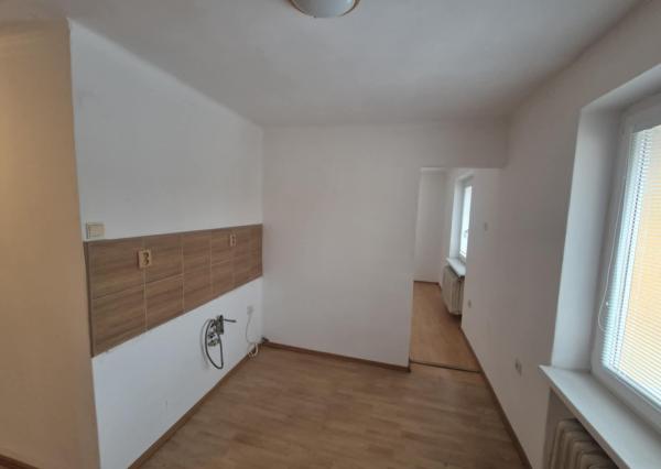 Na predaj ponúkame príjemný, kompletne zrekonštruovaný 2‑izbový byt na ulici Priateľstva.