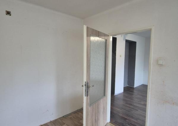 Ponúkame priestranný 3‑izbový byt po rekonštrukcii v tichej lokalite KN