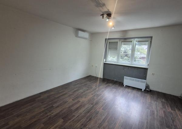 Ponúkame priestranný 3‑izbový byt po rekonštrukcii v tichej lokalite KN