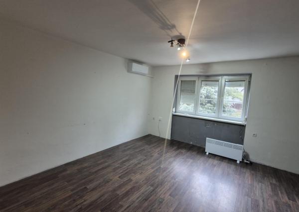 Ponúkame priestranný 3‑izbový byt po rekonštrukcii v tichej lokalite KN