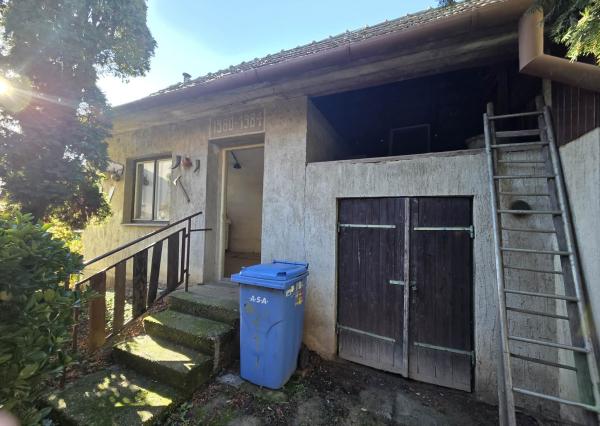 Ponúkame na predaj rodinný dom v Iži