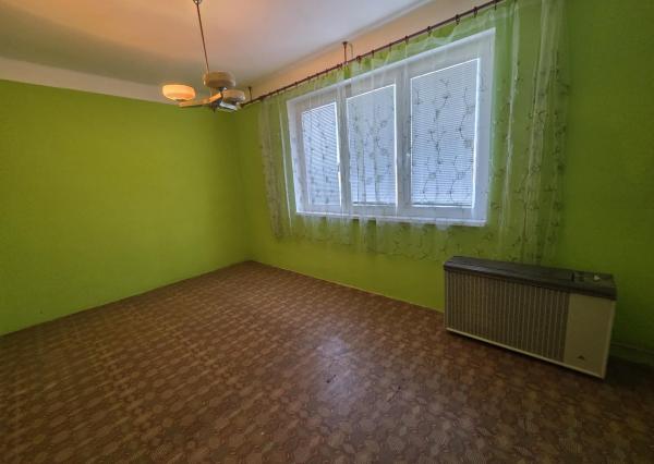 Ponúkame na predaj rodinný dom v Iži