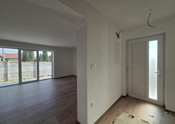 Výhodná ponuka!!!Na predaj jedna časť dvojdomu v Kolárove