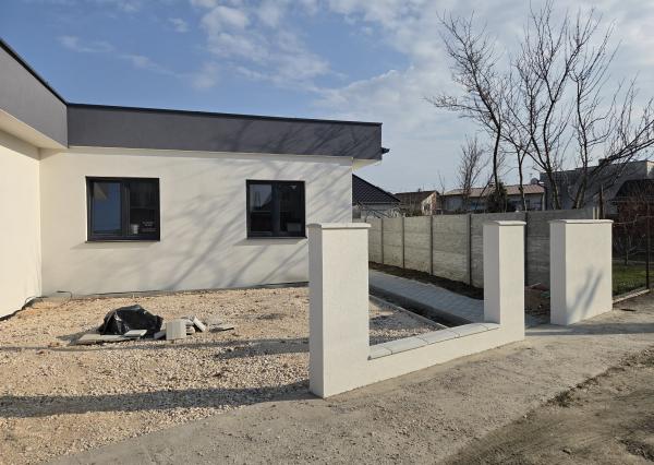 Výhodná ponuka!!!Na predaj jedna časť dvojdomu v Kolárove