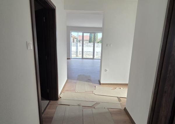 Výhodná ponuka!!!Na predaj jedna časť dvojdomu v Kolárove