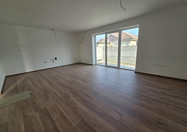 Výhodná ponuka!!!Na predaj jedna časť dvojdomu v Kolárove