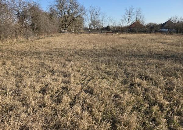 Výhodná cena!!!!Ponúkame na predaj pozemok vhodný na výstavbu rod.domu v Čalovci