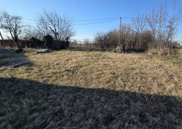 Výhodná cena!!!!Ponúkame na predaj pozemok vhodný na výstavbu rod.domu v Čalovci