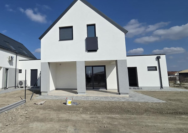 Ponúkame na predaj novostavbu v Kolárove