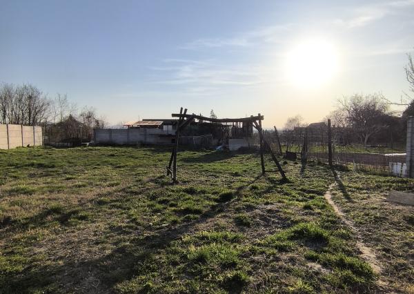 Ponúkame na predaj štýlový dom s veľkým pozemkom a garážou