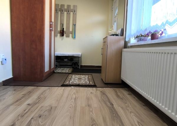 Ponúkame na predaj štýlový dom s veľkým pozemkom a garážou