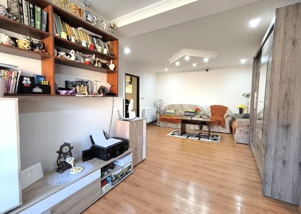 Ponúkame na predaj štýlový dom s veľkým pozemkom a garážou