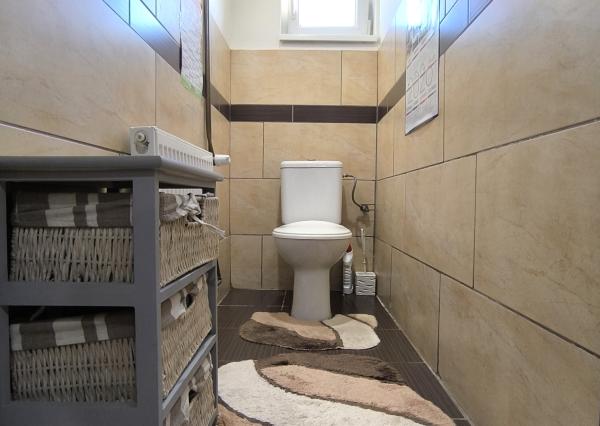 Ponúkame na predaj štýlový dom s veľkým pozemkom a garážou