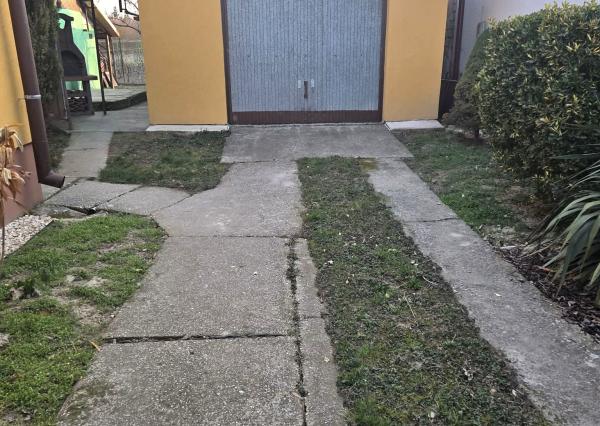 Ponúkame na predaj rodinný dom v Iži