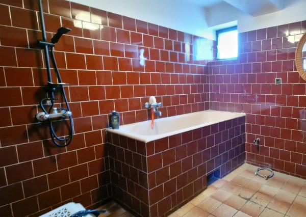 Ponúkame na predaj rod.dom v Nesvadoch