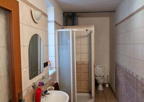 Ponúkame na predaj rod.dom s veľkým pozemkom v Ímeli