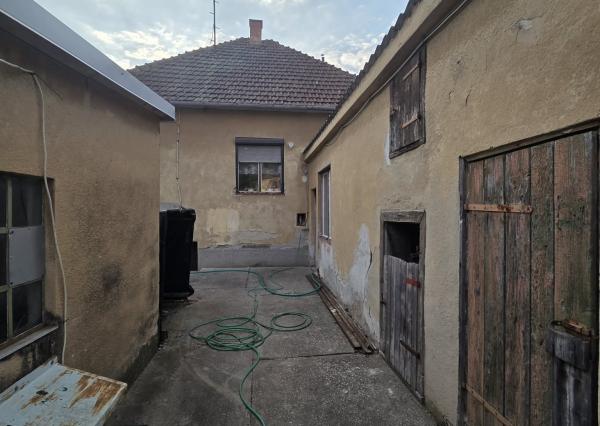 Ponúkame na predaj rodinný dom v Komárne