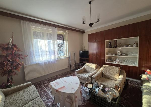 Ponúkame na predaj rodinný dom v Komárne