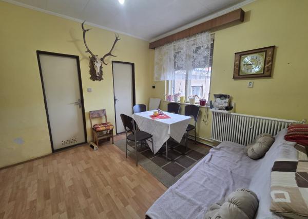 Ponúkame na predaj rodinný dom v Komárne