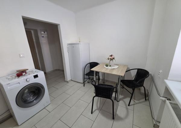 Ponúkame na prenájom 1 izbový tehlový byt v Komárne