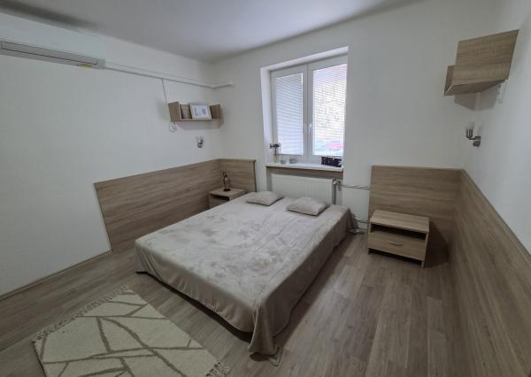 Ponúkame na prenájom 1 izbový tehlový byt v Komárne
