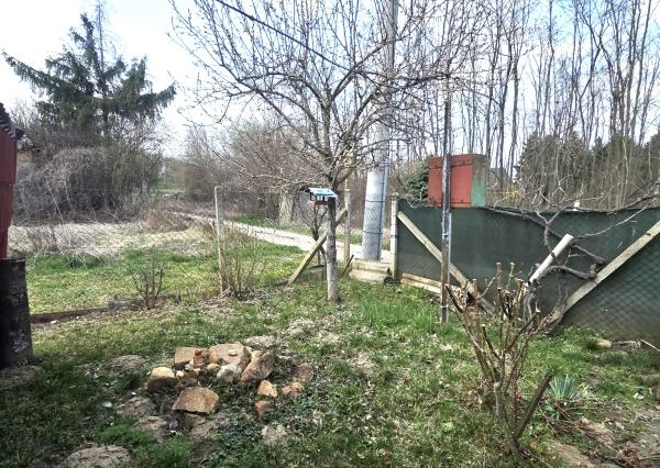Ponúkame na predaj záhradu pri Nesvadoch