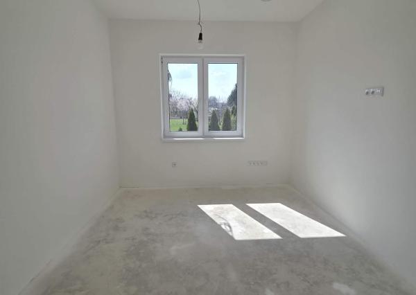 Z poverenia majiteľa ponúkame  4-izbový dom vo Vlčanoch