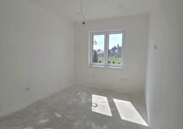 Z poverenia majiteľa ponúkame  4-izbový dom vo Vlčanoch