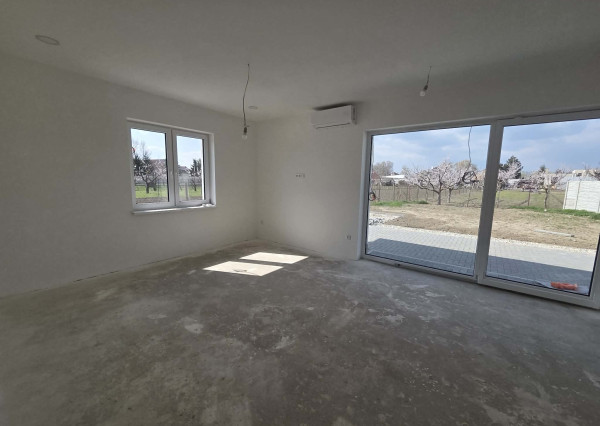 Z poverenia majiteľa ponúkame 3 - izbovú novostavbu vo Vlčanoch