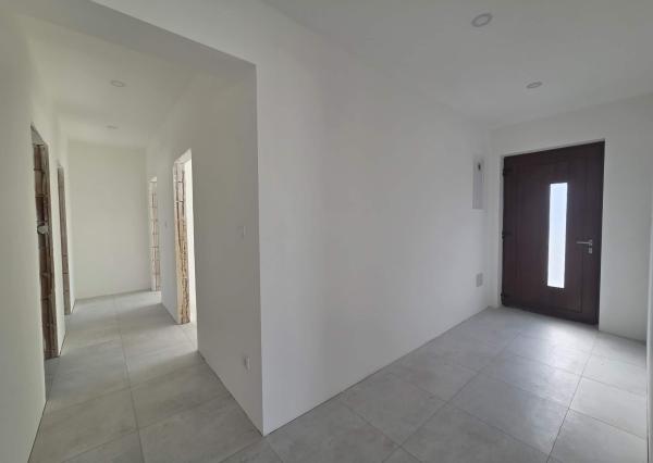 Z poverenia majiteľa ponúkame 3 - izbovú novostavbu vo Vlčanoch