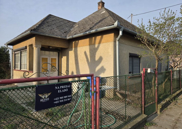 Ponúkame na predaj dom vo Veľkých Kosihách