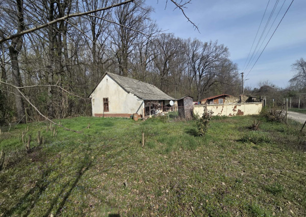 Ponúkame na predaj chatu na Malom Ostrove
