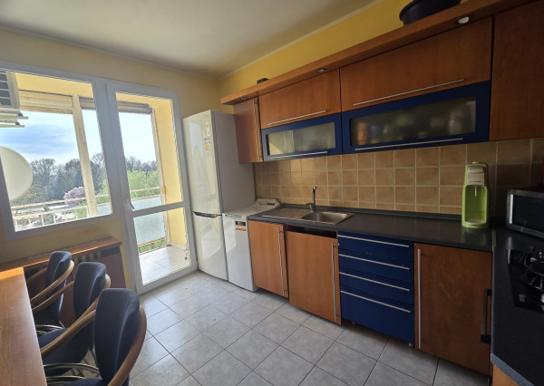 Ponúkame priestranný 3-izbový byt s balkónom v Kolárove