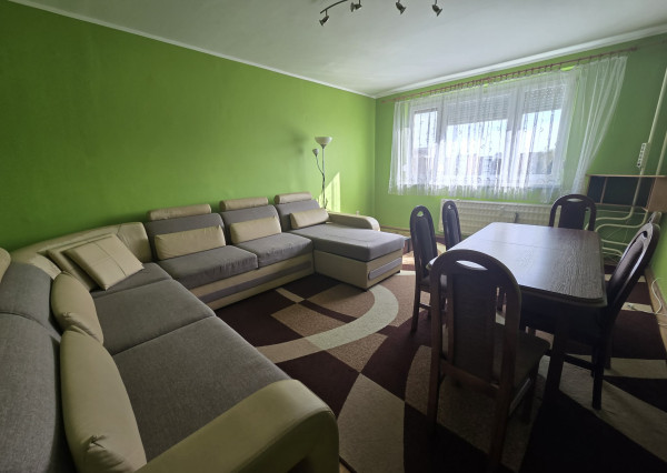 Ponúkame priestranný 3-izbový byt s balkónom v Kolárove