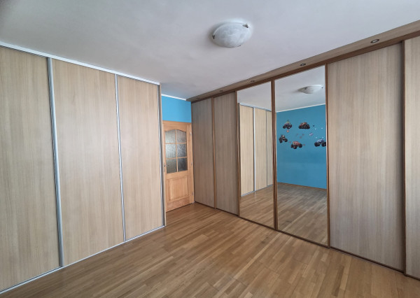 Ponúkame priestranný 3-izbový byt s balkónom v Kolárove