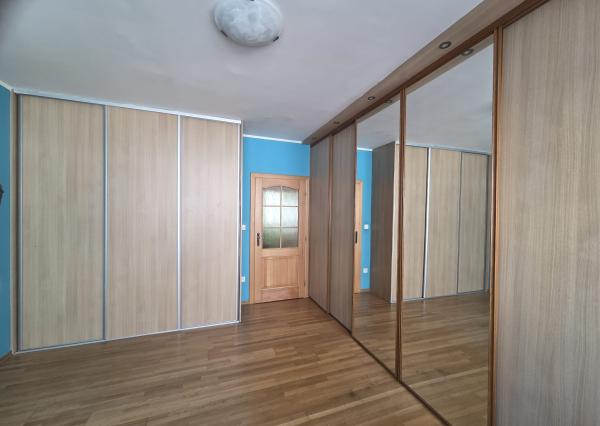 Ponúkame priestranný 3-izbový byt s balkónom v Kolárove